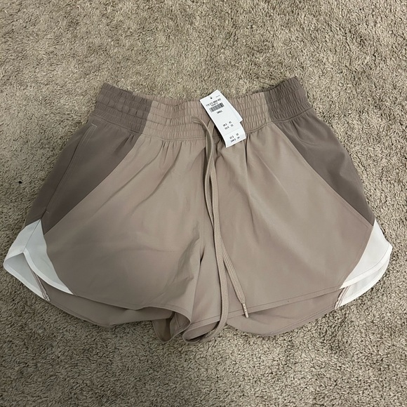 Abercrombie & Fitch Pants - YPB Abercrombie & Fitch MotionTek High Rise Shorts